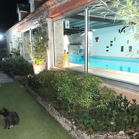 Oda ve Kahvaltı La Causserie, D'hotes Avec Piscine Interieure, Pour Vous Seuls ! Gramat