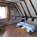 La Causserie, D'hotes Avec Piscine Interieure, Pour Vous Seuls ! B&B 4*