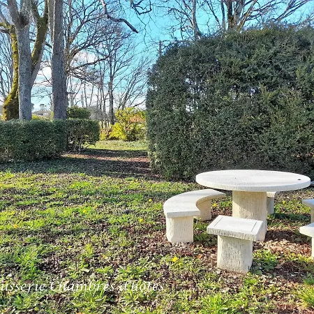Bed & Breakfast La Causserie, D'hotes Avec Piscine Interieure, Pour Vous Seuls !